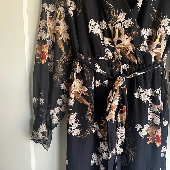 Floral Long Sleeve Dress - Picture 2 of 6